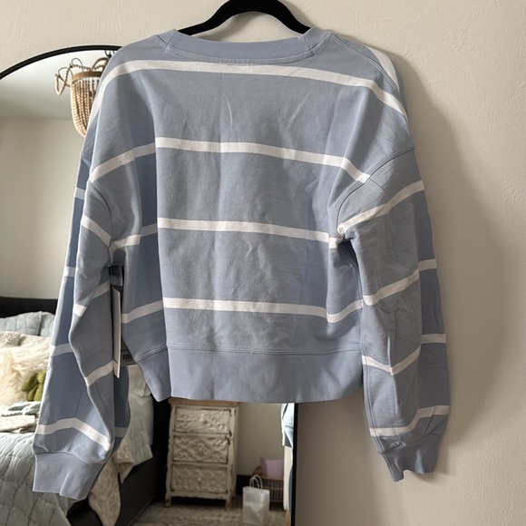 Lululemon Perfectly Oversized Cropped Crew - Picture 4 of 4